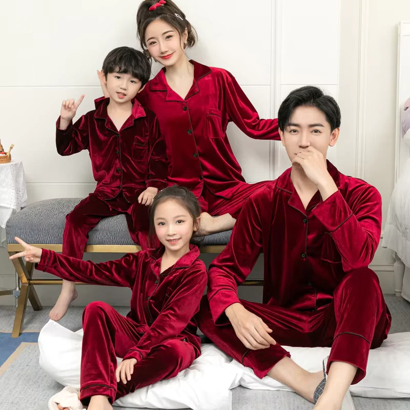 CHINEE Autumn Korea Luxury Velvet Family Pajamas Woman Family Matching Sleepwear with Turn Down Collar Elastic Waist Closure for Home