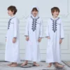CHINEE Boys Muslim Thobe White Long Sleeve Hooded Zipper Navy Embroidered Kaftan Kids Islamic Jubba Arab Robe Ramadan Prayer Dress