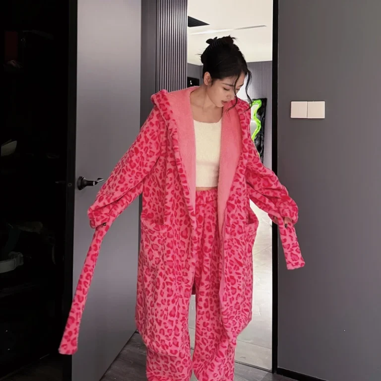 CHINEE-Coral-Fleece-Luxury-Bath-Robe-Warm-And-Comfortable-Adult-Bathrobe-Pink-Leopard-Print-Pajamas-Flannel-Sleepwear