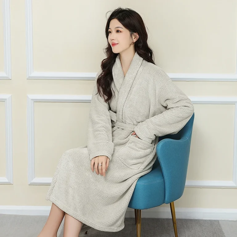 CHINEE-Coral-Velvet-Custom-Women-Bath-Robe-for-Women-Coral-Fleece-Hotel-Bath-Robe-Luxury-Bath-Robe-Women