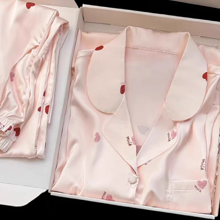 CHINEE Custom Basic Regular Embroidered Satin Pyjamas Set Women's Heart Print Silk Luxury Pijamas Women Sleepwear Pajamas Sets Women