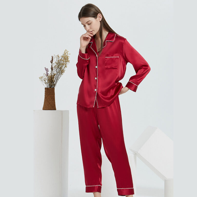CHINEE Custom Logo Red Silk Pajama Set Satin Soft Ladies Home Premium Button Style Pajamas Set