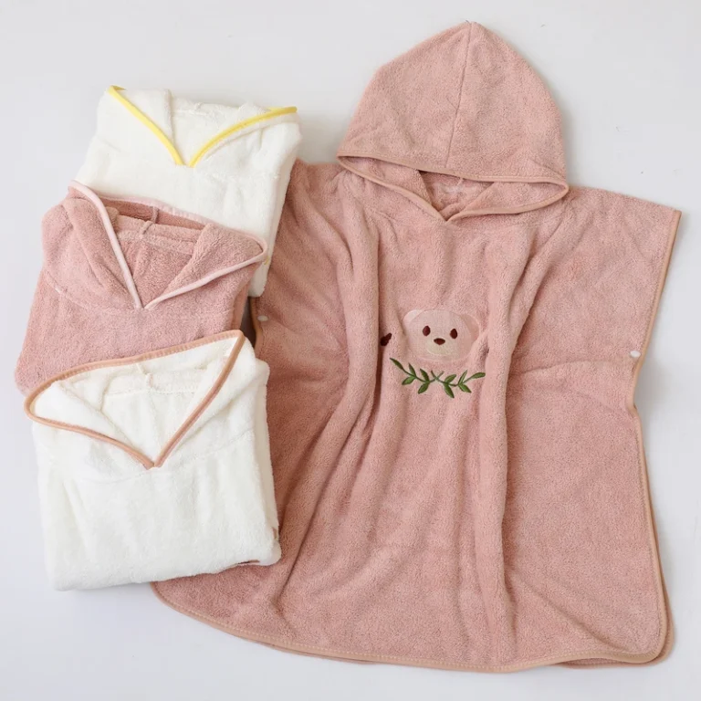 CHINEE Factory Embroidered Pattern Coral Fleece Hooded Bath Towel Cape Children's Home Absorbent Bathrobe For Baby Shower