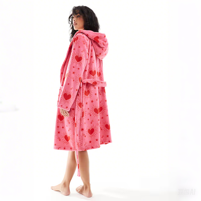 CHINEE Factory Fleece Luxury Lounge Robe Pink Heart Autumn winter Loungewear Women Set Adult Cute Hooded Bathrobe Fashion