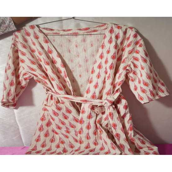 CHINEE Handcrafted White Robe with Pink Block Prints Women's Casual Summer Woven Bathrobe ODM Size XS Drawstring Closure Soft Feel