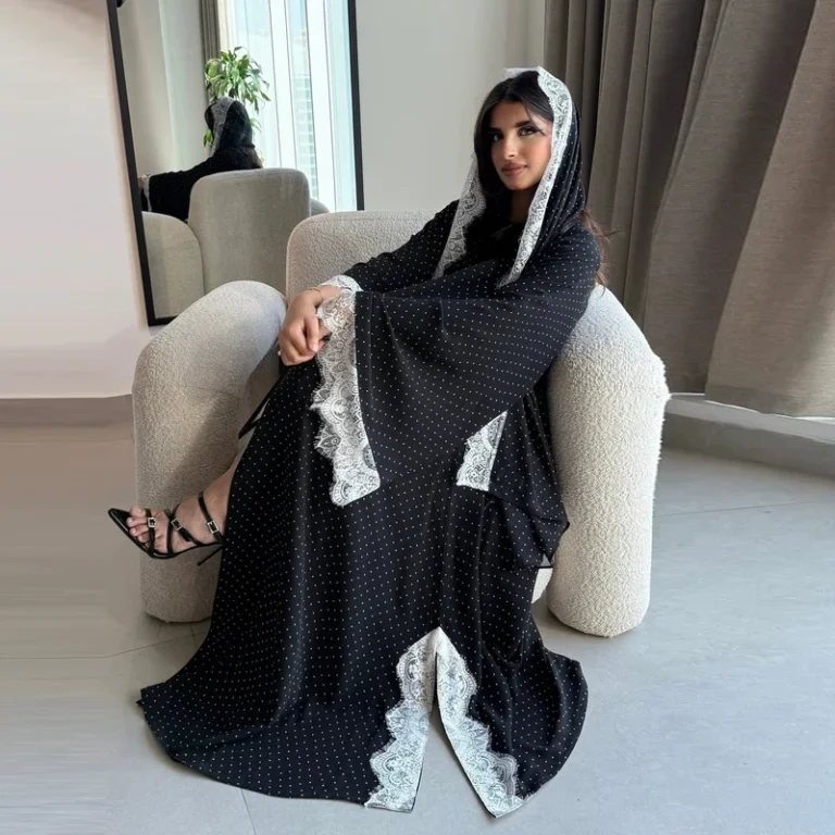 CHINEE Handmade Fashion Muslim Lasted Long Sleeve New Fashionable Hooded Sweet Lace Trimmed Polka Dot Printed Robe Style Abaya