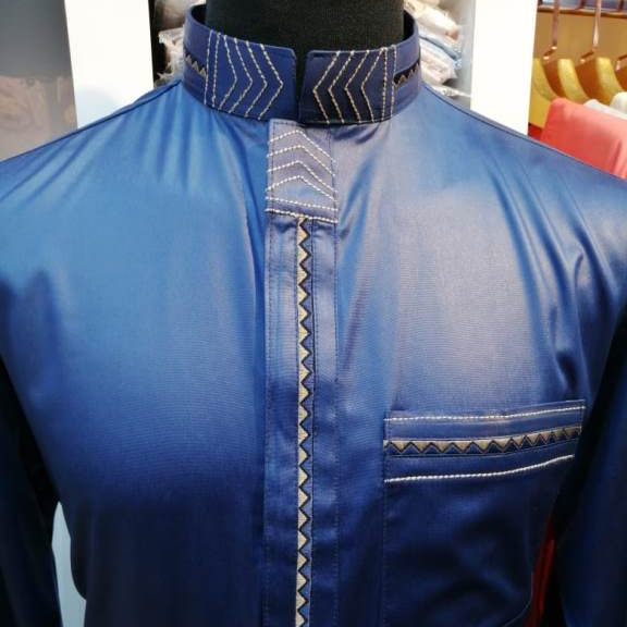CHINEE Hot Selling Men Thobe with Cotton and Linen Material V Neck Long Sleeves Muslim Causal Islamic Dubai Men's Robe