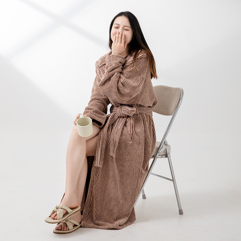 CHINEE Luxury Microfiber Coral Fleece Bathrobe Soft Absorbent Home Use Unisex Dressing Gown Custom Logo Embroidery Lightweight OEM Robe