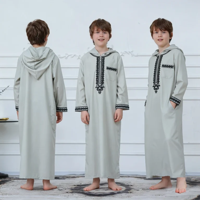 CHINEE New Arrivals Boys Muslim Thobe Long Sleeve Hooded Zipper Black Embroidered Kaftan Kids Islamic Jubba Arab Robe Daily Wear