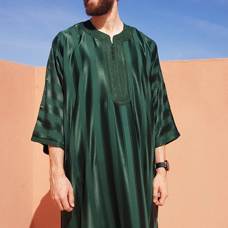 CHINEE New Design Shiny Material Embroidered Men Thobe Ethnic Clothing Modern Islamic Robe