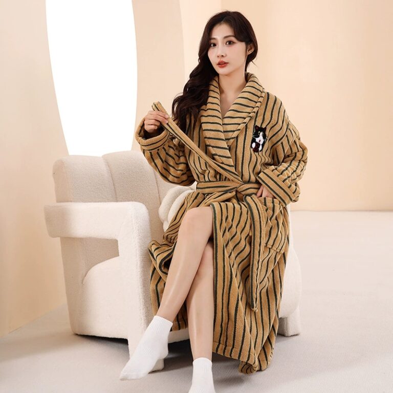 CHINEE-Super-Soft-Warm-Coral-Fleece-Animal-Pattern-Spa-Robe-with-Front-Custom-Logo-Machine-Embroidery-Oversize-Long-Bathrobe-for-Winter