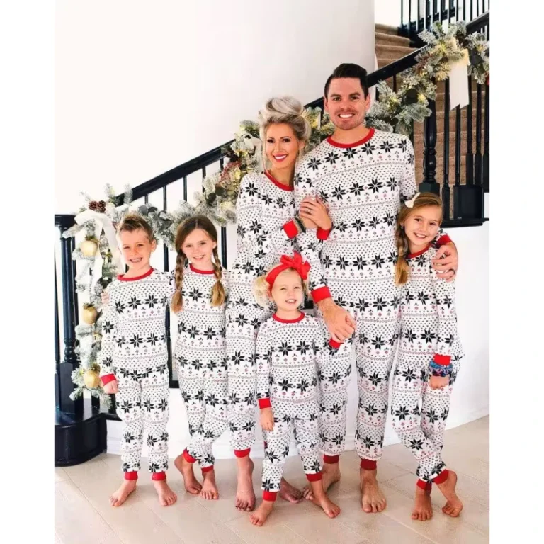 CHINEE-Women-Men-and-Kids-Christmas-Pyjamas-Clothes-Matching-Christmas-Pijamas-for-Family-1