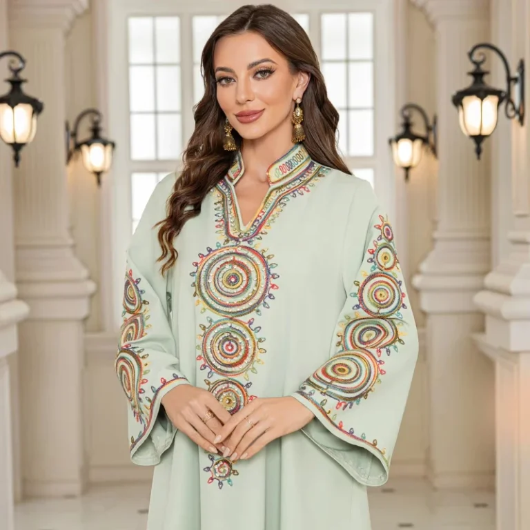 Autumn-Modest-Robe-for-Women-New-Middle-East-Design-Embroidery-Craft-Cross-Border-Polyester-Material-for-Dubai-Tourism