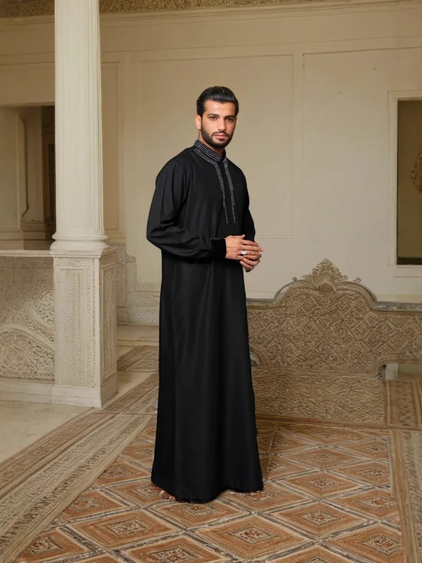Black-Stand-up-Collar-Silver-thread-Embroidered-Mens-Robe-Traditional-Thobe-of-Saudi-Arabia-Formal-Business-Attire