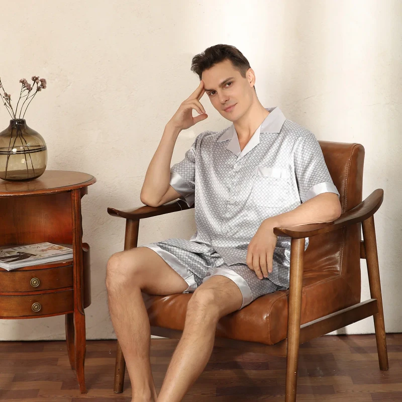 Breathable Quick Dry Men's Sleepwear Set Embossed Print Satin Short Sleeve Pajamas European American Style Pockets for Casual