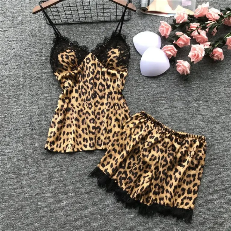 Camisole-Pajamas-in-Spring-and-Summer-with-Breast-Pads-a-Gathering-Leopard-Print-a-Sexy-Loungewear-Set