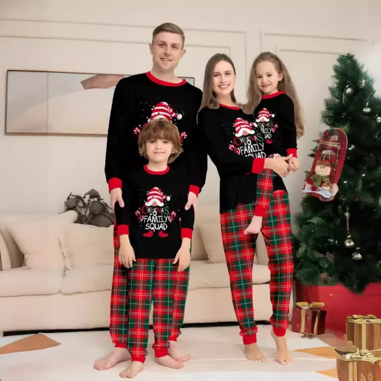 Factory-New-Snowflake-Red-Green-Checker-Set-Europe-and-America-Christmas-Sets-Family-Christmas-Pajamas-Sets