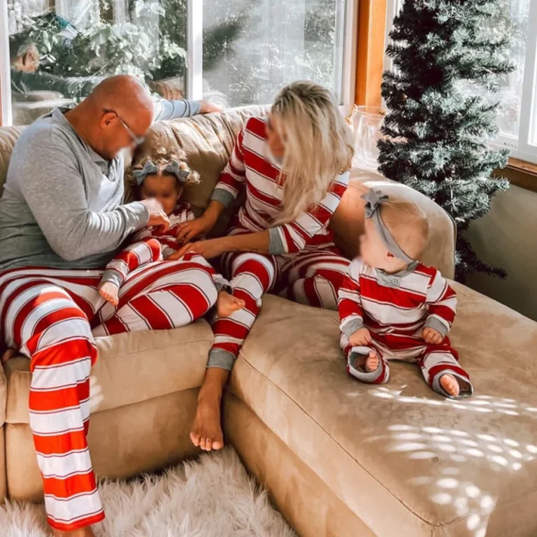 Family-Matching-Christmas-Printed-Pajamas-Father-Mother-Kids-Dog-Matching-Clothes-Pajamas-Set