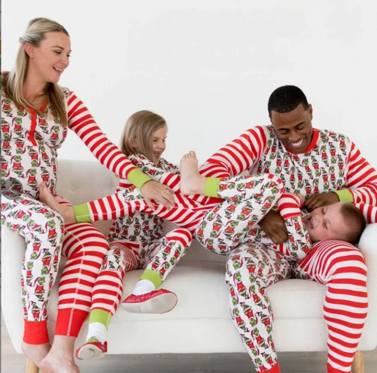 Family-Matching-Sleepwear-Two-Piece-Set-Kids-Christmas-Pajamas-Women-Jumpsuit-Romper-For-Child-Men-Homewear