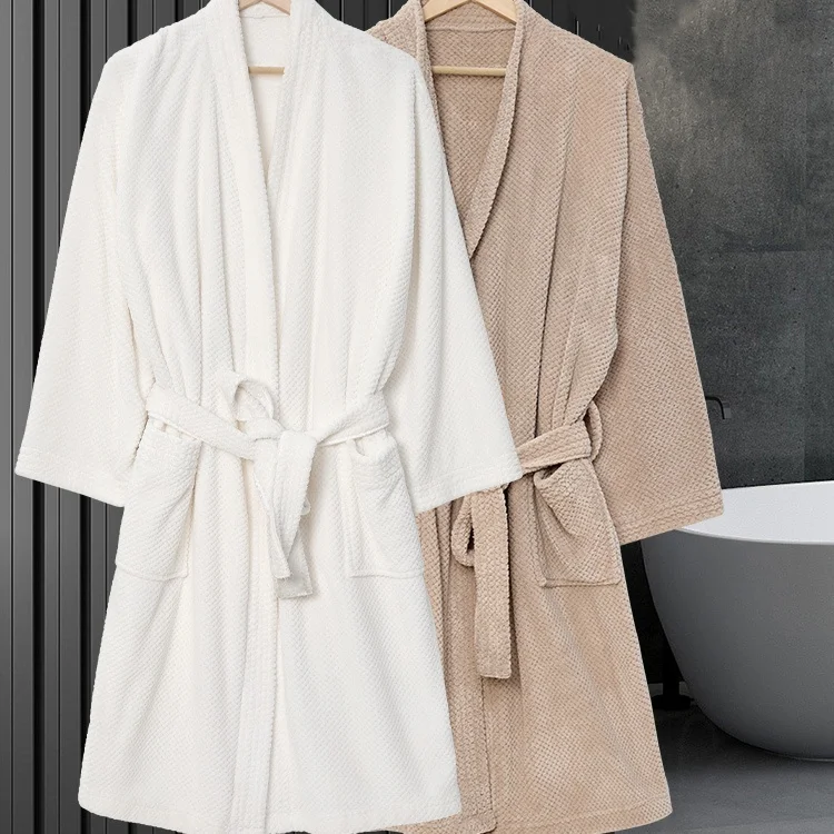 Luxury Casual Couple Style Robes Coral Fleece Long Sleeve Robes Ladies Fleece Bathrobes Thick 100% Polyester For Winter