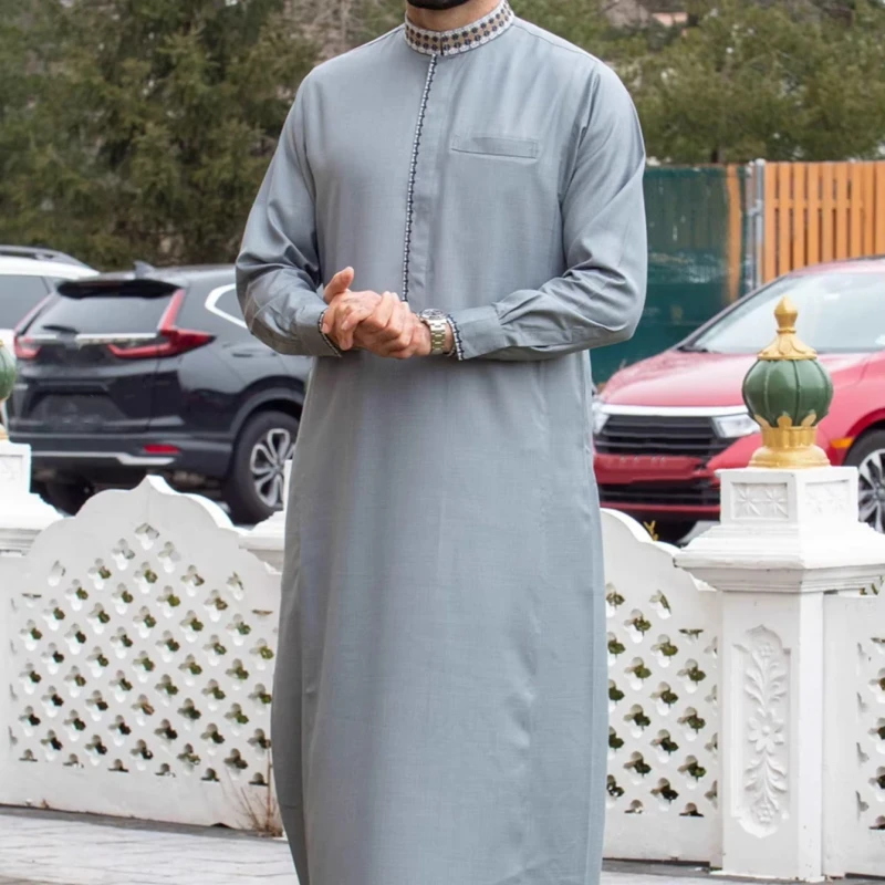 Muslim Men's Wear Loose Stand Embroidered Collar Robe Long Sleeve Jubba Traditional Muslim Men's Thobe with Pockets for Men