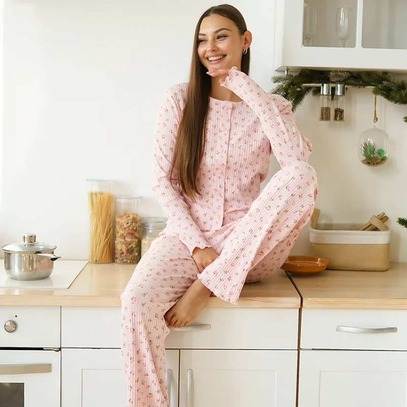 OEM Women's Plus Size Winter Casual Pajamas Set with Long Sleeves and Pants Floral Printed Quick Dry Loose Fit