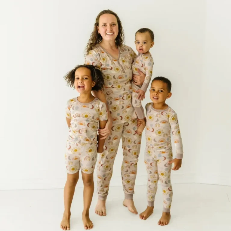 Private-Label-Custom-Logo-Women-Bamboo-Pajamas-Set-V-Neck-Slim-Top-Short-Sleeve-Elastic-Waist-Jogger-Loungewear-Family-Matching