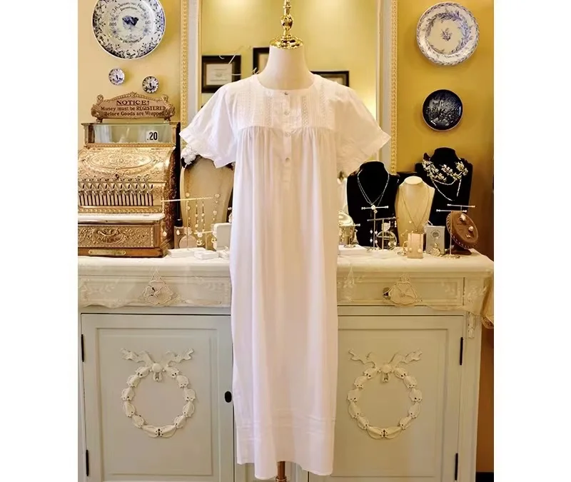 SHORT SLEEVED COTTON SMOCKED NIGHTGOWN NIGHTDRESS WITH PINTUCK AND LACE TRIM