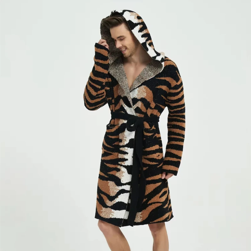 Super Soft Long Sleeve Leopard Pattern Jacquard Men's Pajamas Sleepwear for Winter Home YPT