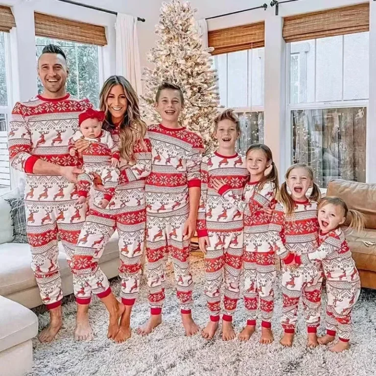 Trendy-New-European-and-American-Christmas-Matching-Family-Homewear-Pajama-Set-Breathable-Any-Season